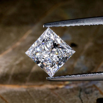 Loose princess cut diamond in 1 carat princess cut diamond size.
