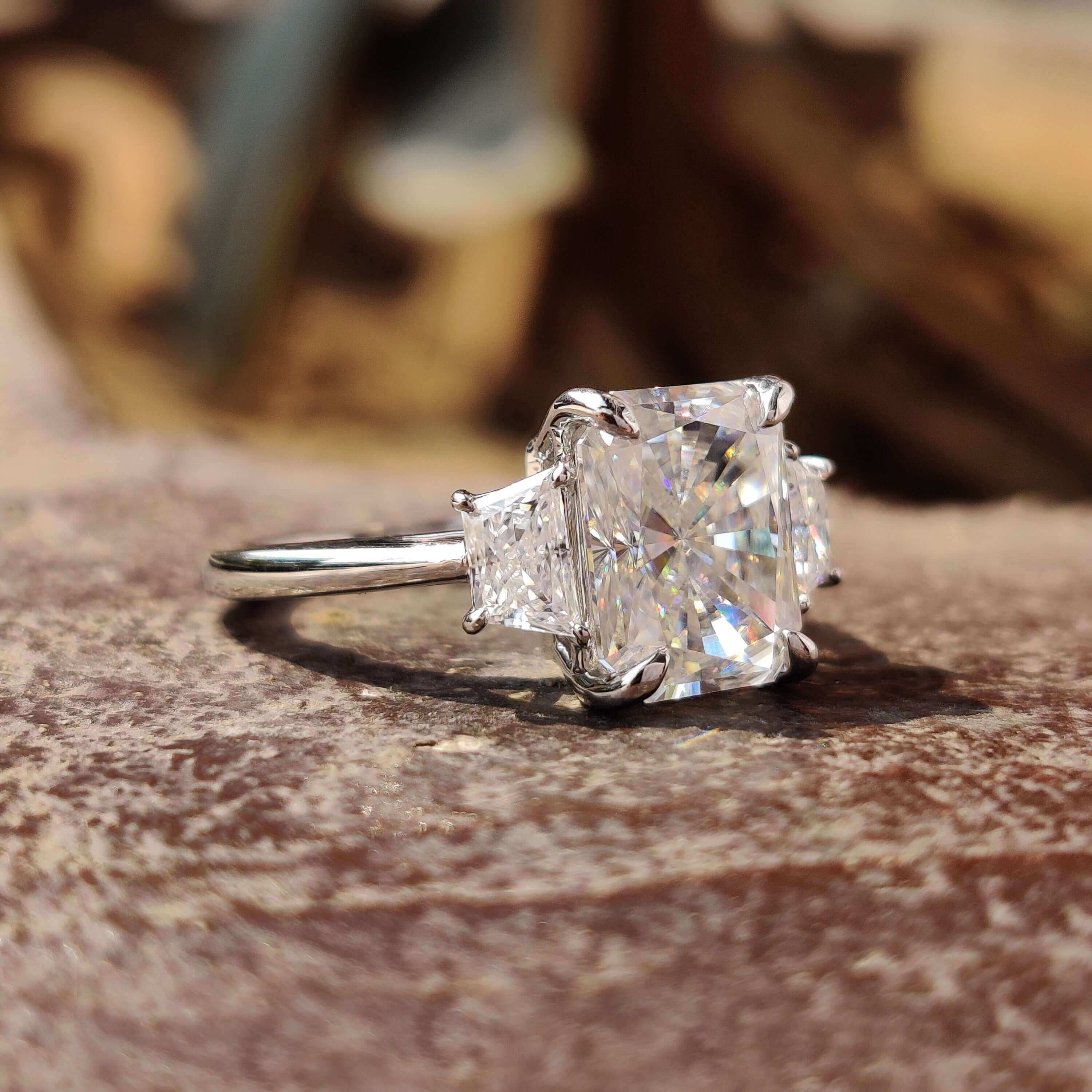 three stone engagement ring - diamondrensu
