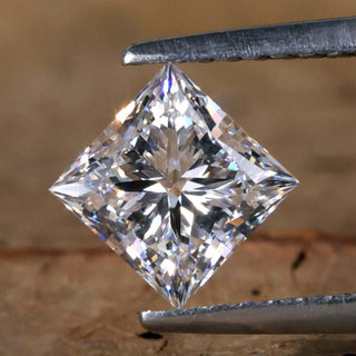 Princess cut diamond 1 carat lab grown diamond.
