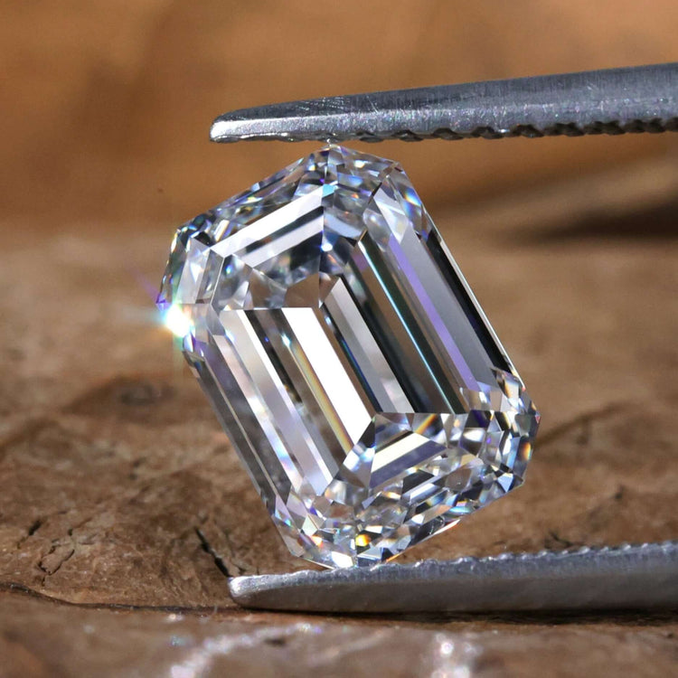 Emerald cut diamond lab grown diamond loose stone.
