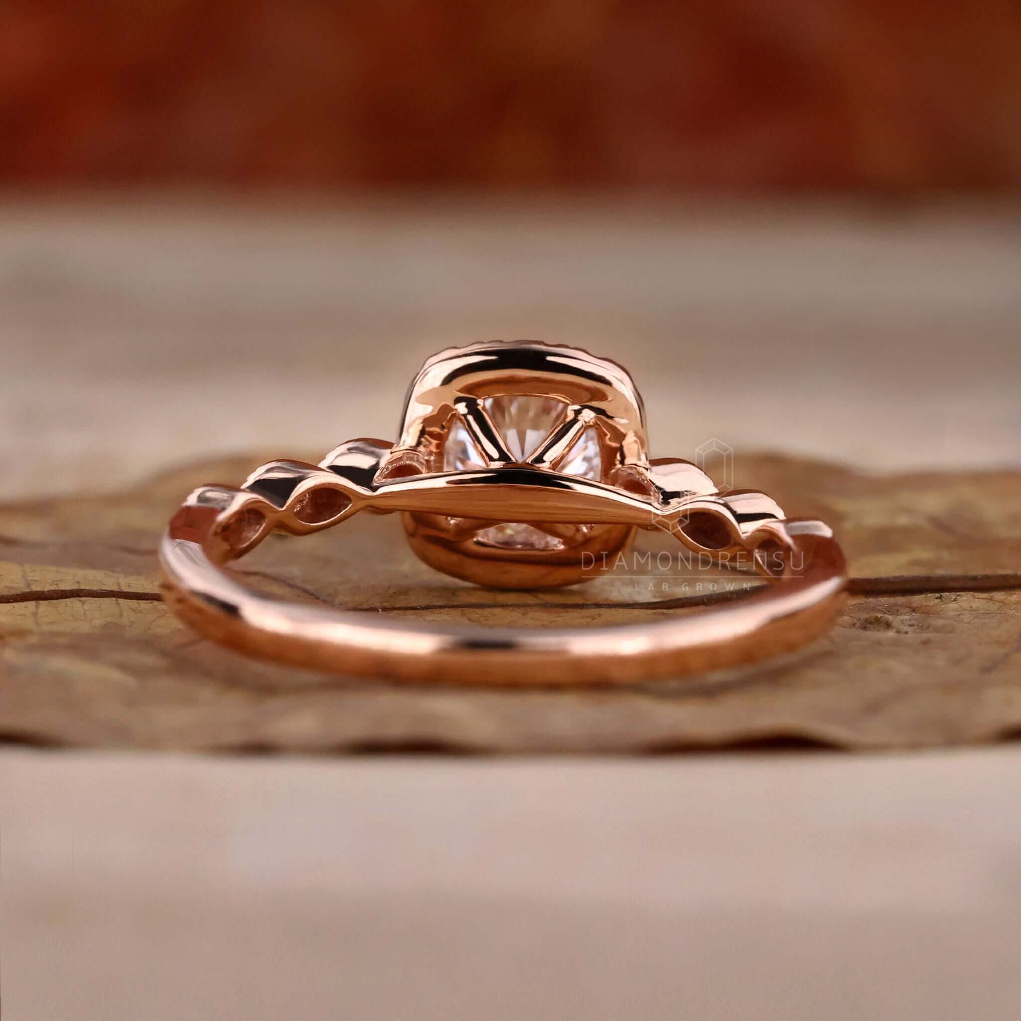 diamond halo engagement rings