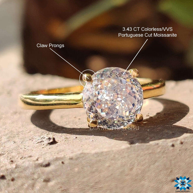 Handmade ring made with care and exceptional detail.
