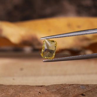 Lab grown diamond loose stone radiant cut.
