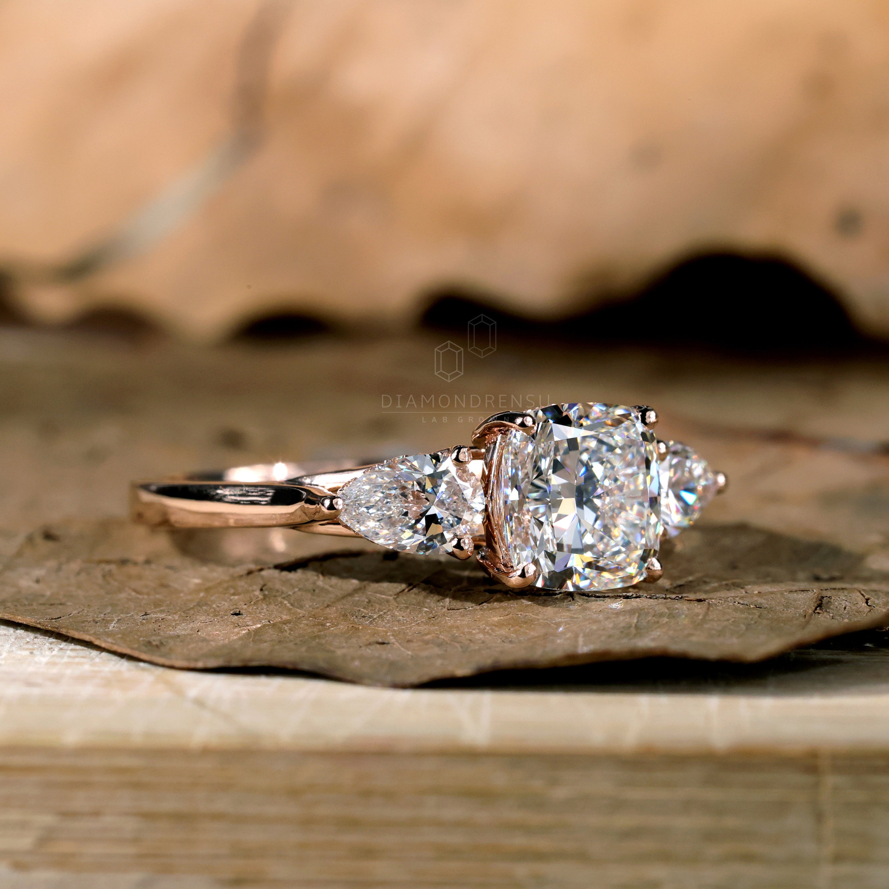 three stones engagement ring - diamondrensu