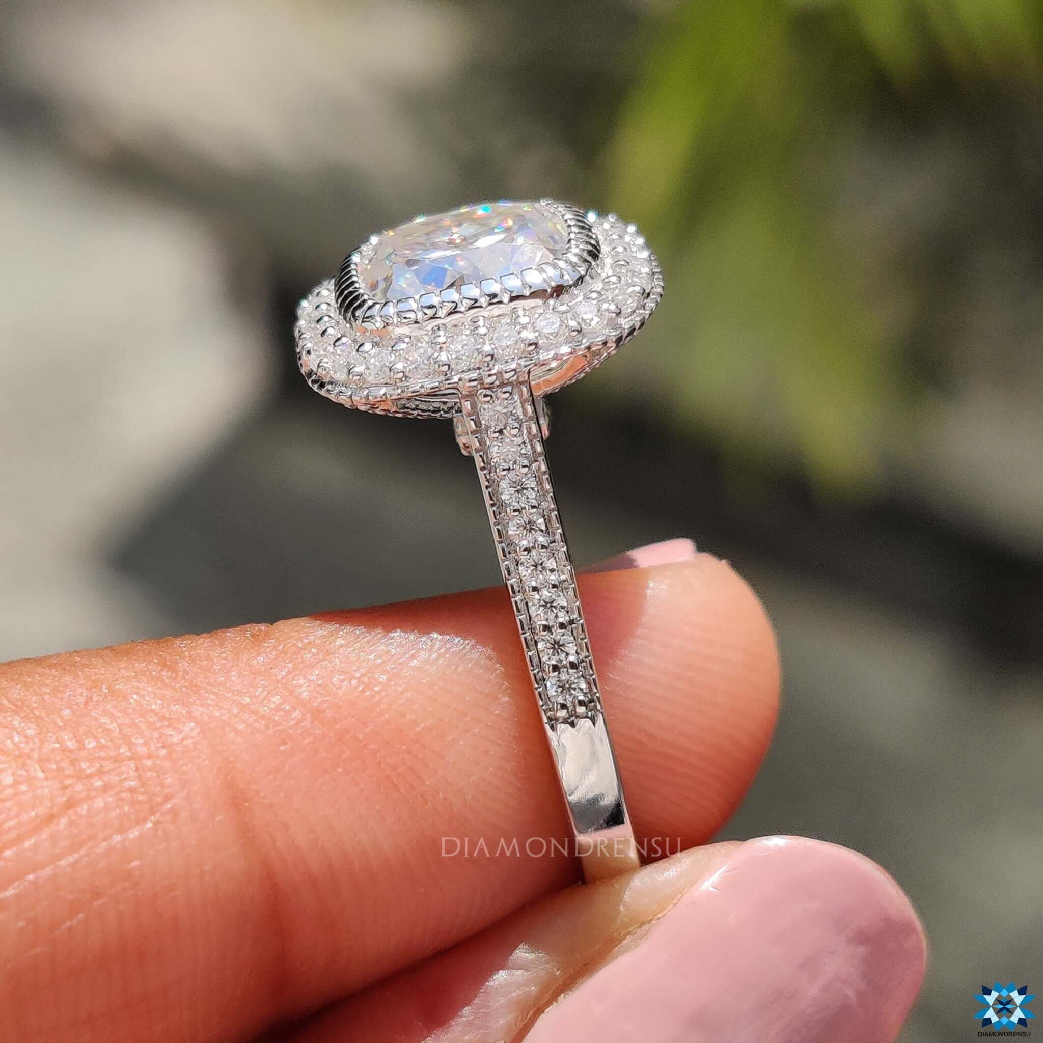 vintage style engagement ring