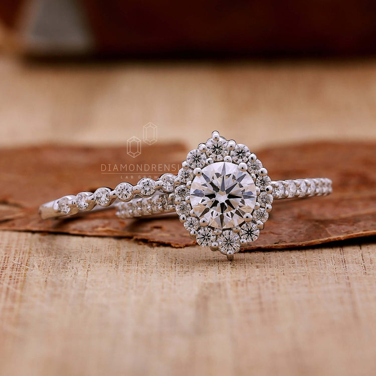 round lab grown diamond bridal set