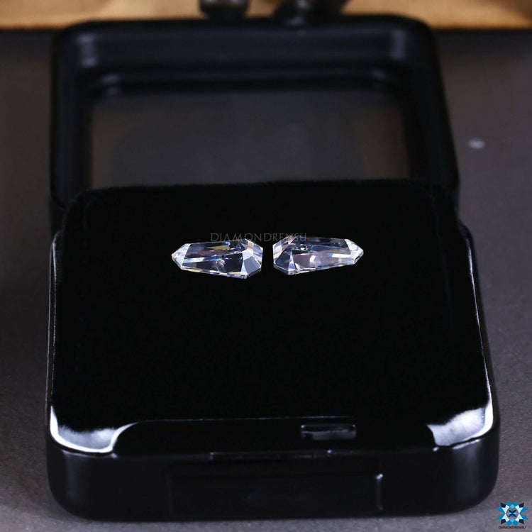 Loose stones available in Pair Of Stones with shield stone shape design.
