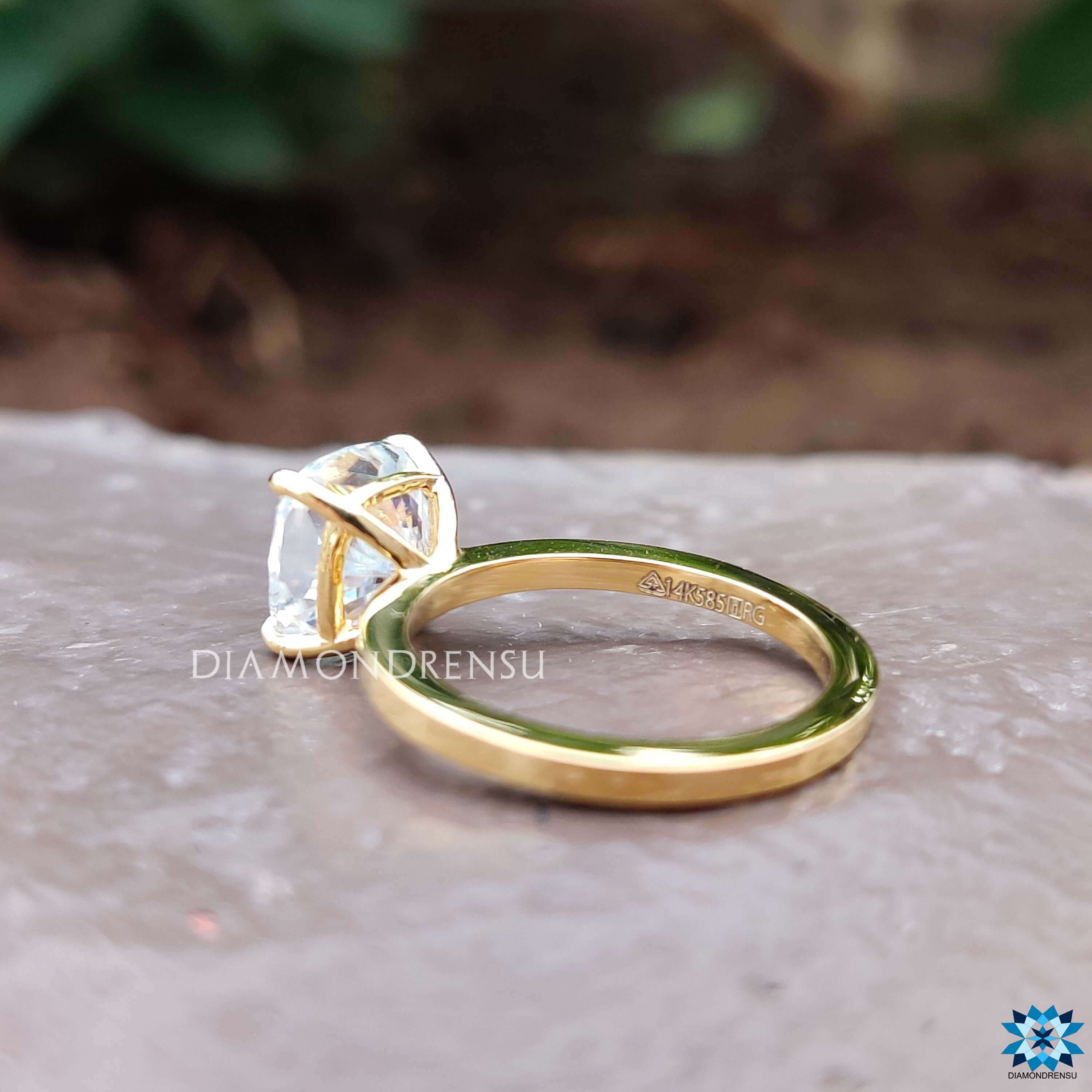 yellow gold ring - diamondrensu