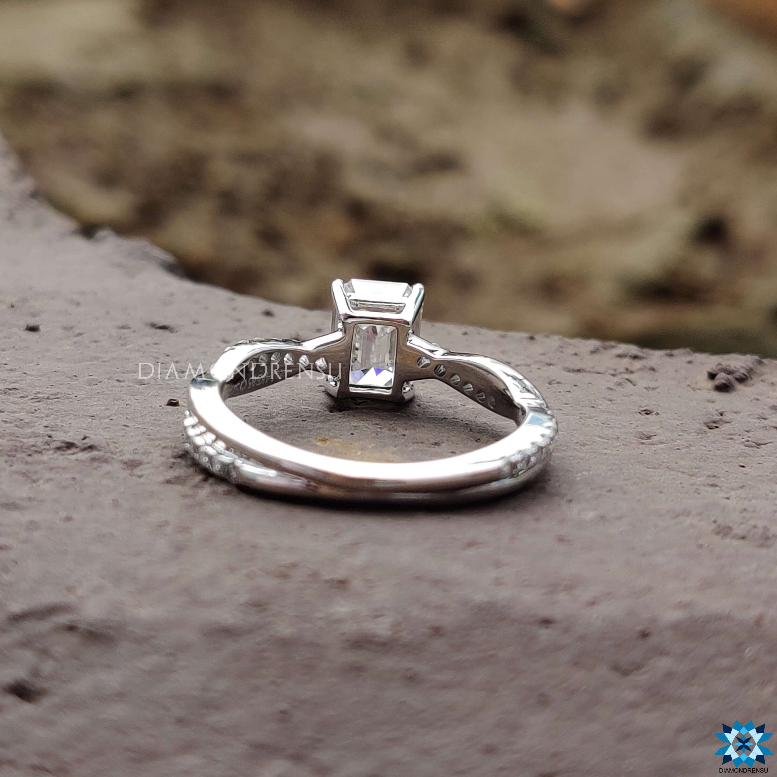 twisted engagement ring - diamondrensu