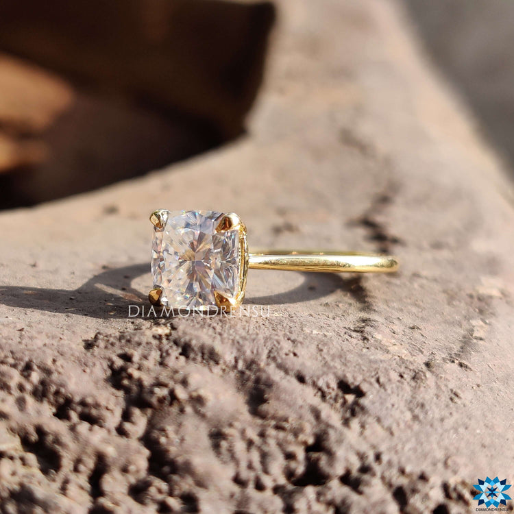 A beautiful claw prong engagement ring featuring refined detail.
