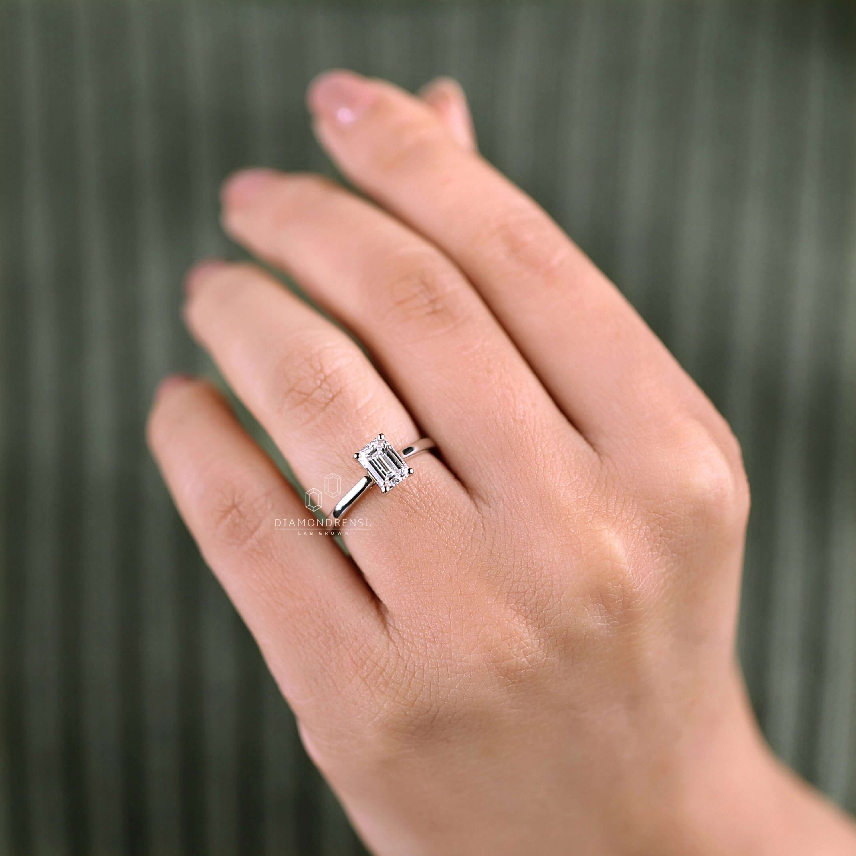 Emerald Cut Diamond Engagement Ring Diamondrensu