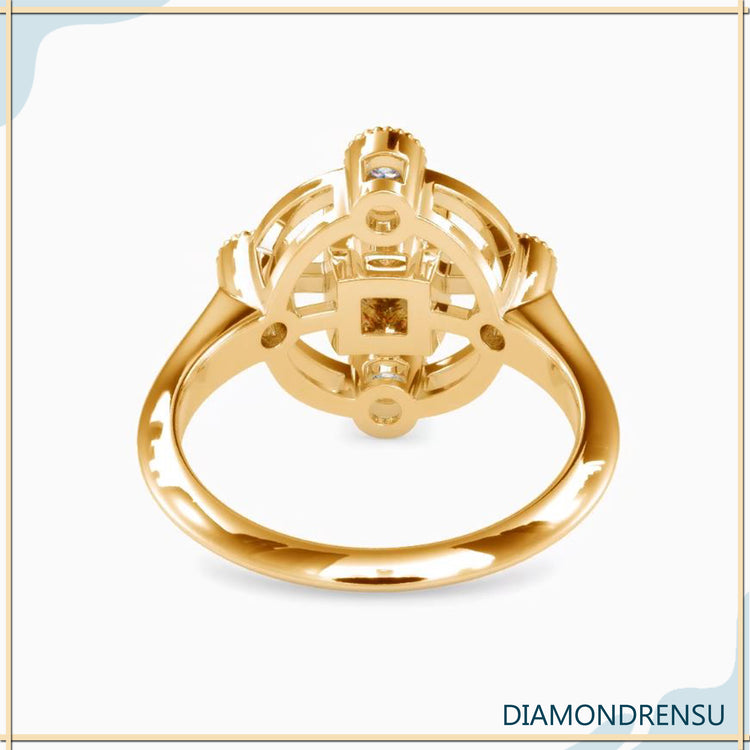 Bezel setting ring with princess shape diamond and lab grown gem
