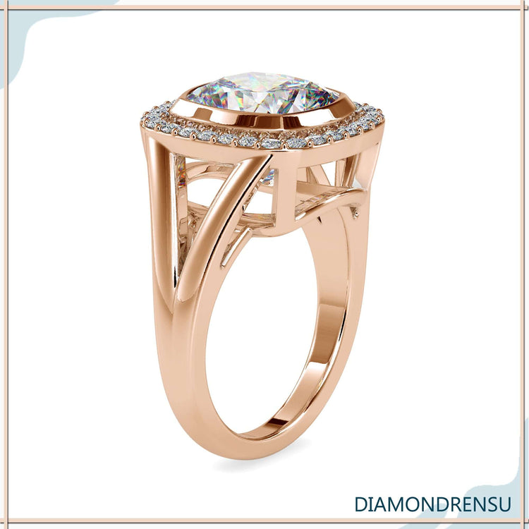 Engagement ring split shank with a cushion cut halo and IGI certified diamond.
