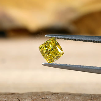 1 carat cushion diamond IGI certified.
