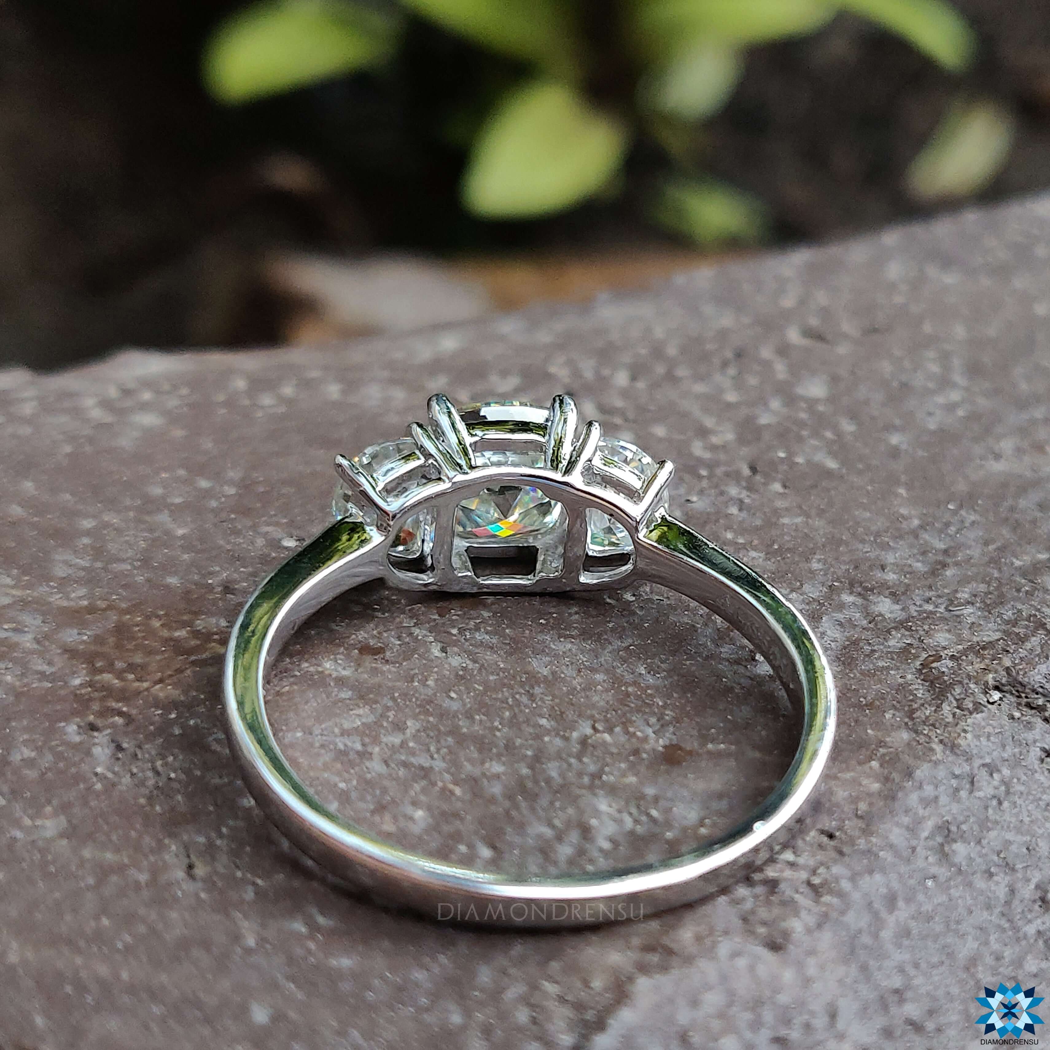 three stone moissanite diamond ring