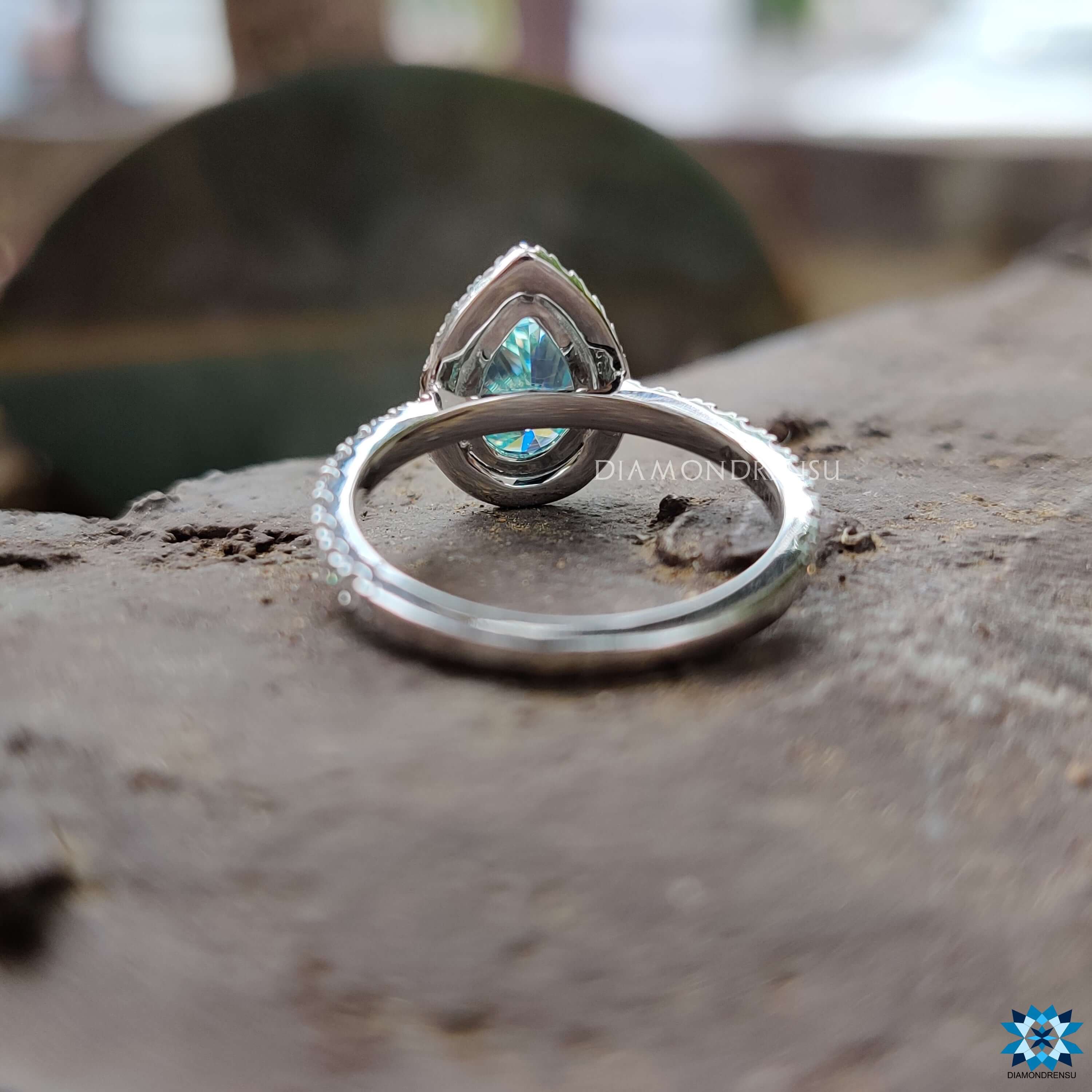cathedral moissanite engagement ring - diamondrensu