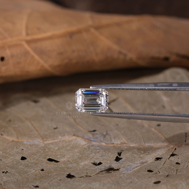 Lab created emerald cut diamond displayed as 1 diamond carat stone with clean structure.
