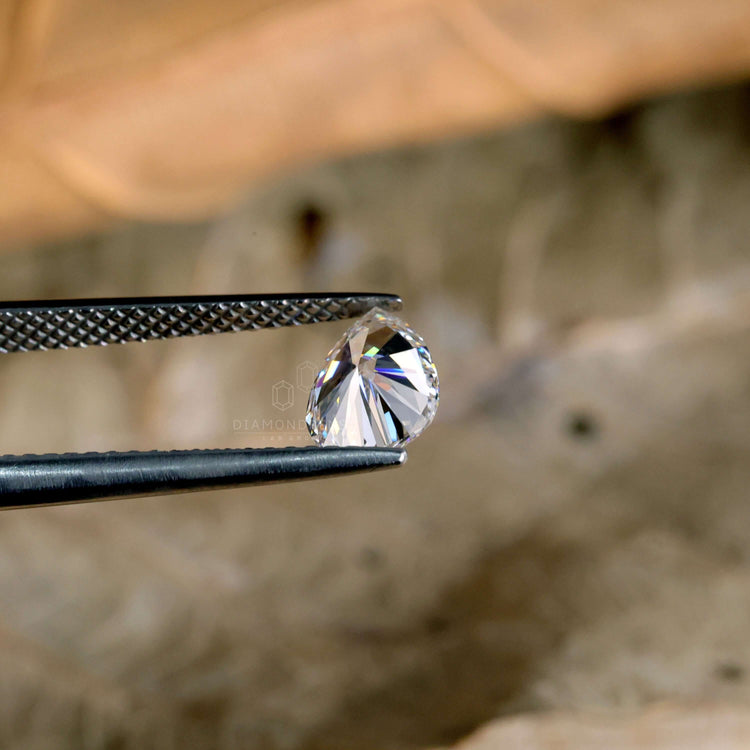 Buy loose diamond featuring pear cut lab grown diamond.
