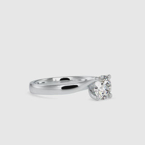 Diamondrensu engagement ring featuring a round halo design.