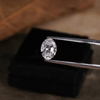 Oval cut diamond with 1 ct weight featured as a lab grown diamond oval from trusted sources.
