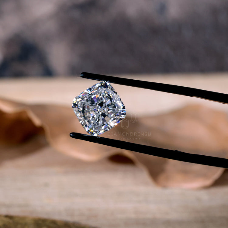 3 carat cushion cut diamond available as cushion cut loose diamond and loose lab grown diamond.
