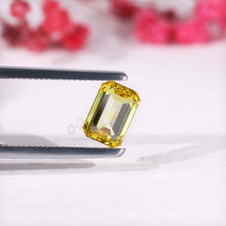 Buy loose emerald cut yellow lab grown diamond.
