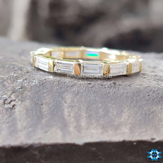 Band moissanite design perfect for weddings and anniversaries.