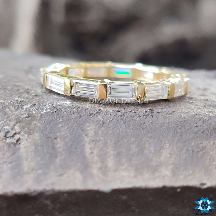 Band moissanite design perfect for weddings and anniversaries.