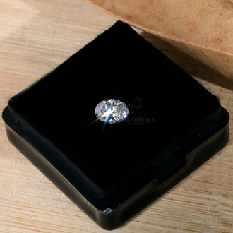 Oval cut diamond displayed as loose diamond.
