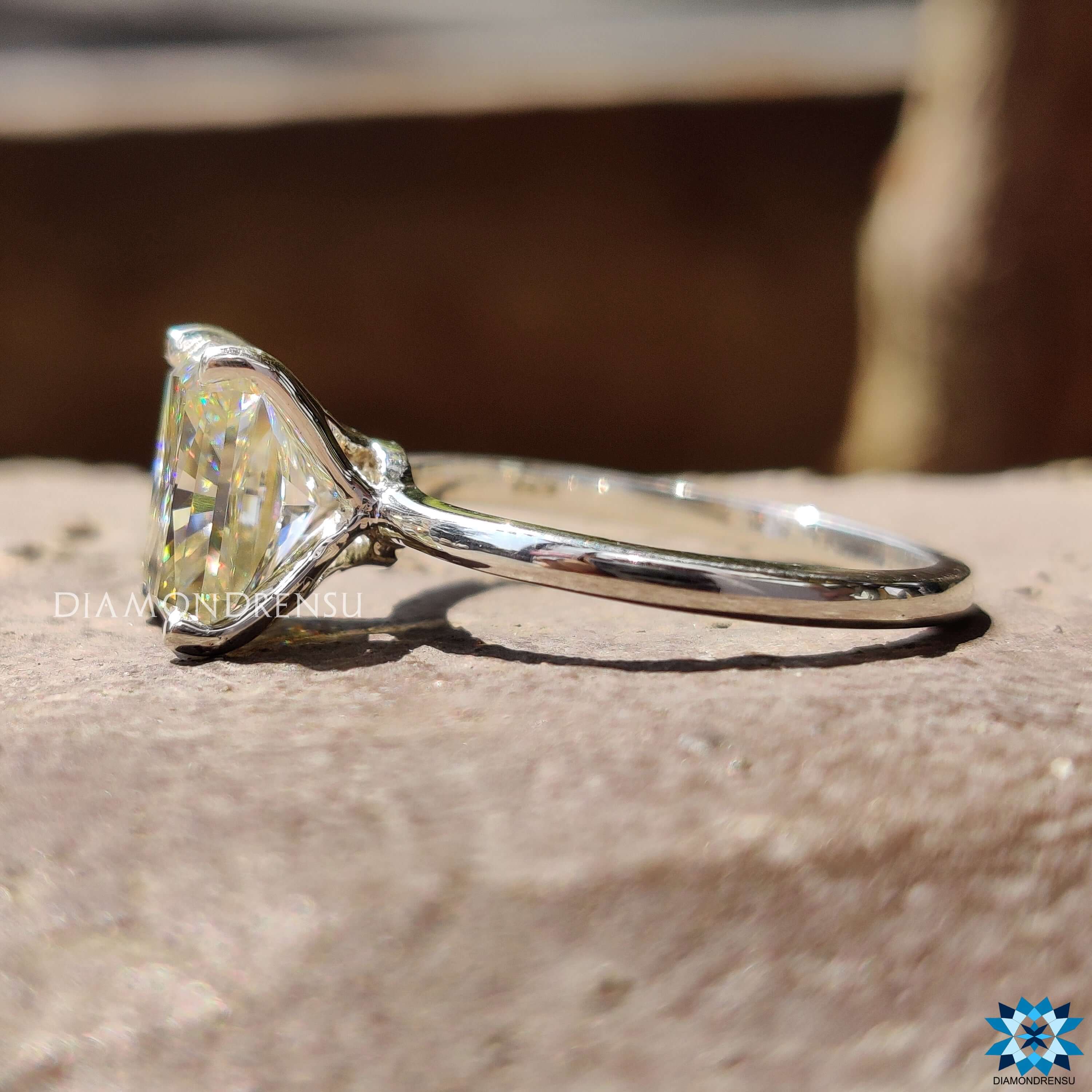 white gold ring - diamondrensu
