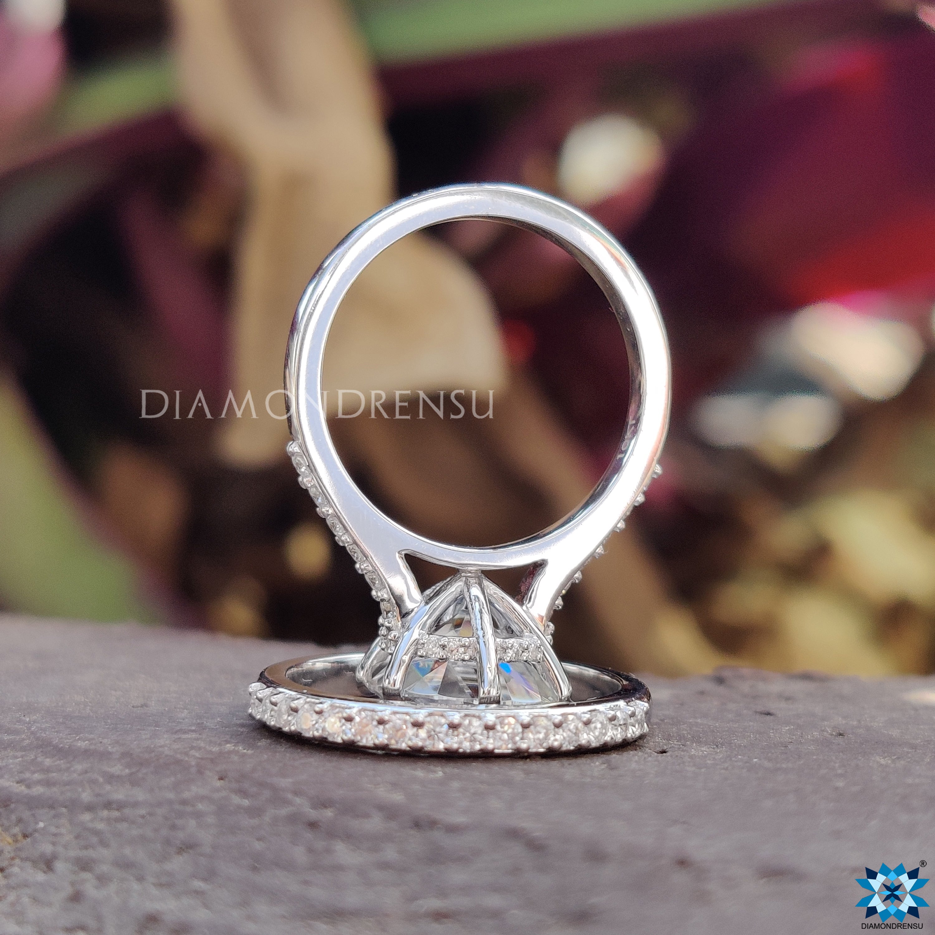 customized engagement ring