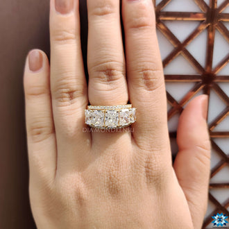 Moissanite engagement ring that blends sophistication and style effortlessly.