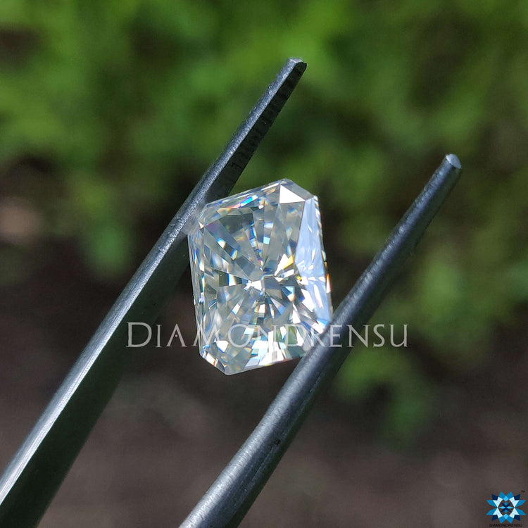 Moissanite loose stone reflecting 3.65 carat moissanite fire.
