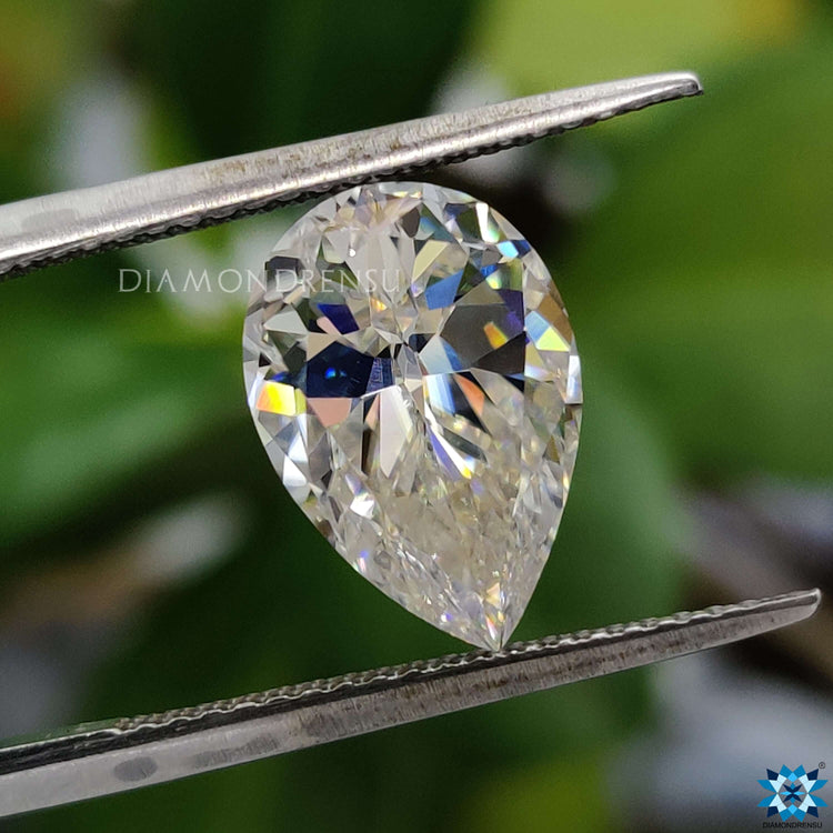 Colorless moissanite stone shining near 3 carat moissanite stone.
