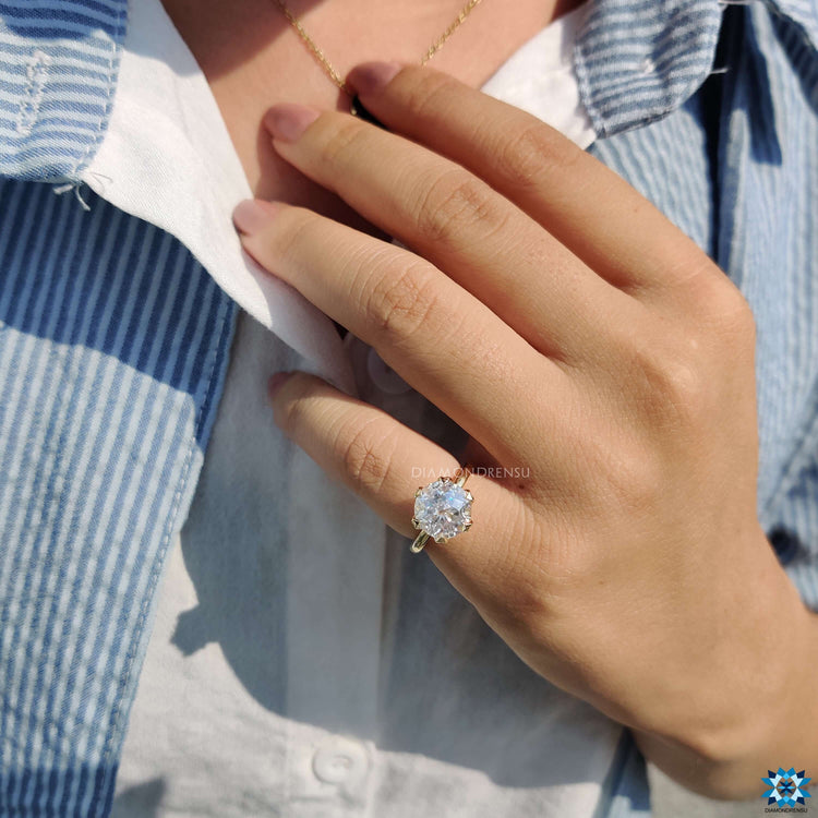 moissanite wedding ring