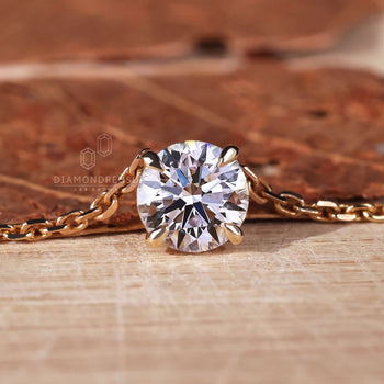 round lab grown diamond pendant