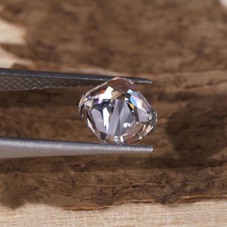 IGI certified loose diamond ensures authenticity.
