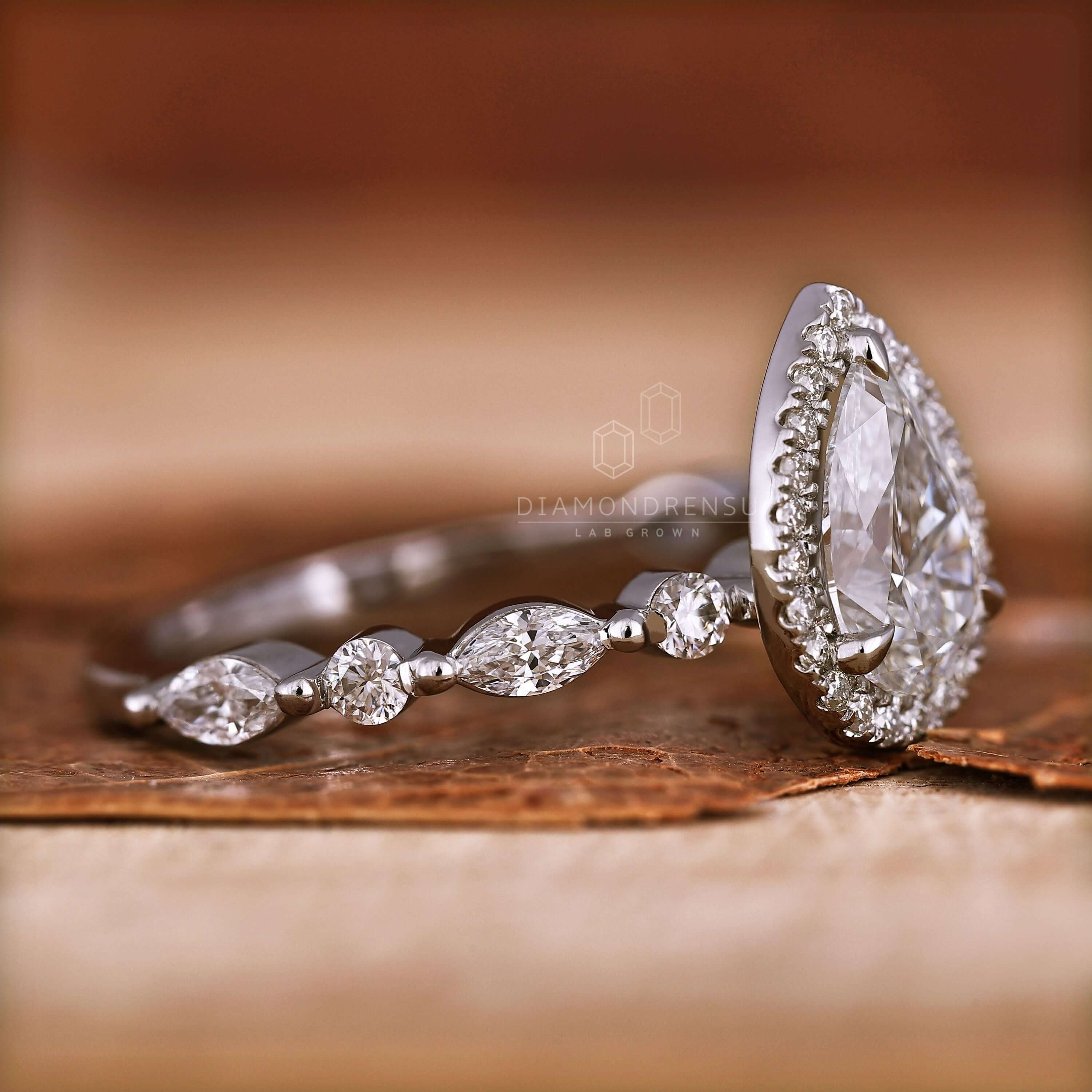 What Kind of Wedding Bands go With Halo Engagement Rings?