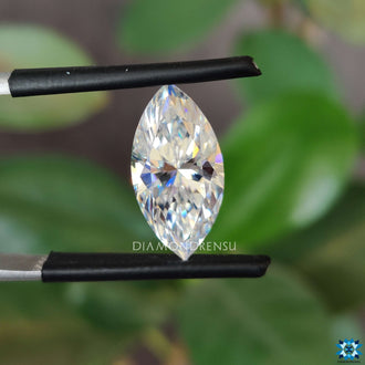Sparkling moissanite marquise loose stone in colorless form.
