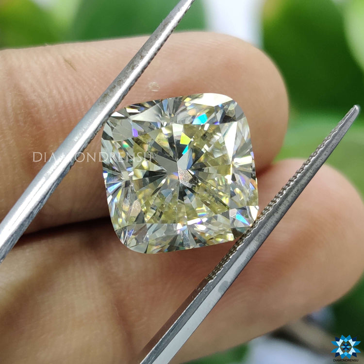 Buy Moissanite stone in Light Yellow Loose Moissanite format for personalized jewelry gifts.