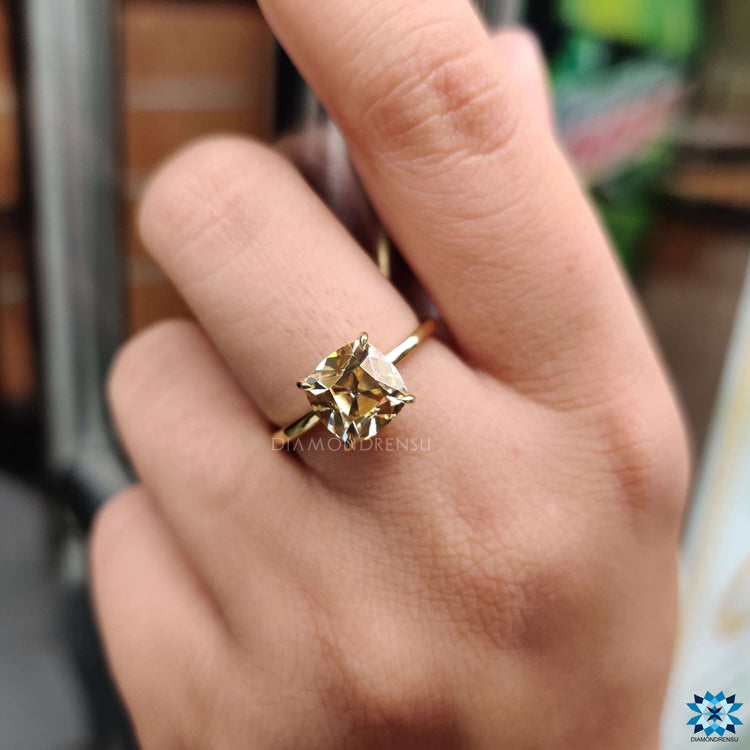 A contemporary gold yellow ring, ideal for engagements and anniversaries alike.