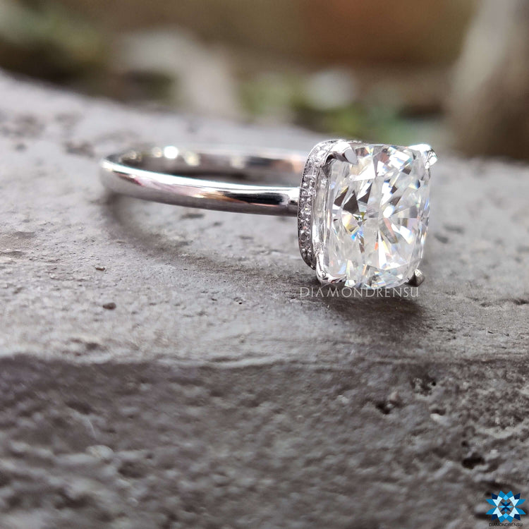 A charming claw prong engagement ring crafted for lasting beauty.
