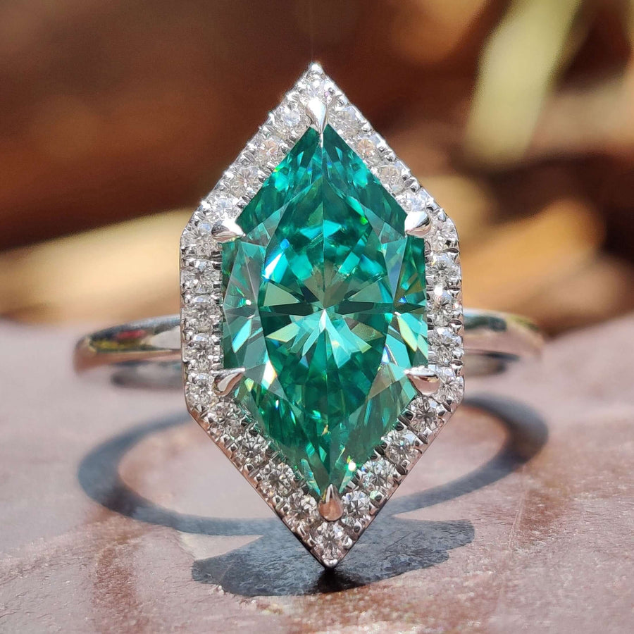 Diamondrensu green Dutch marquise moissanite halo ring