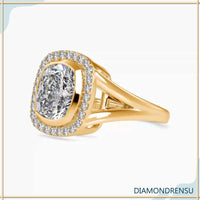 Cushion diamond ring with a halo setting, handcrafted by DiamondRensu.
