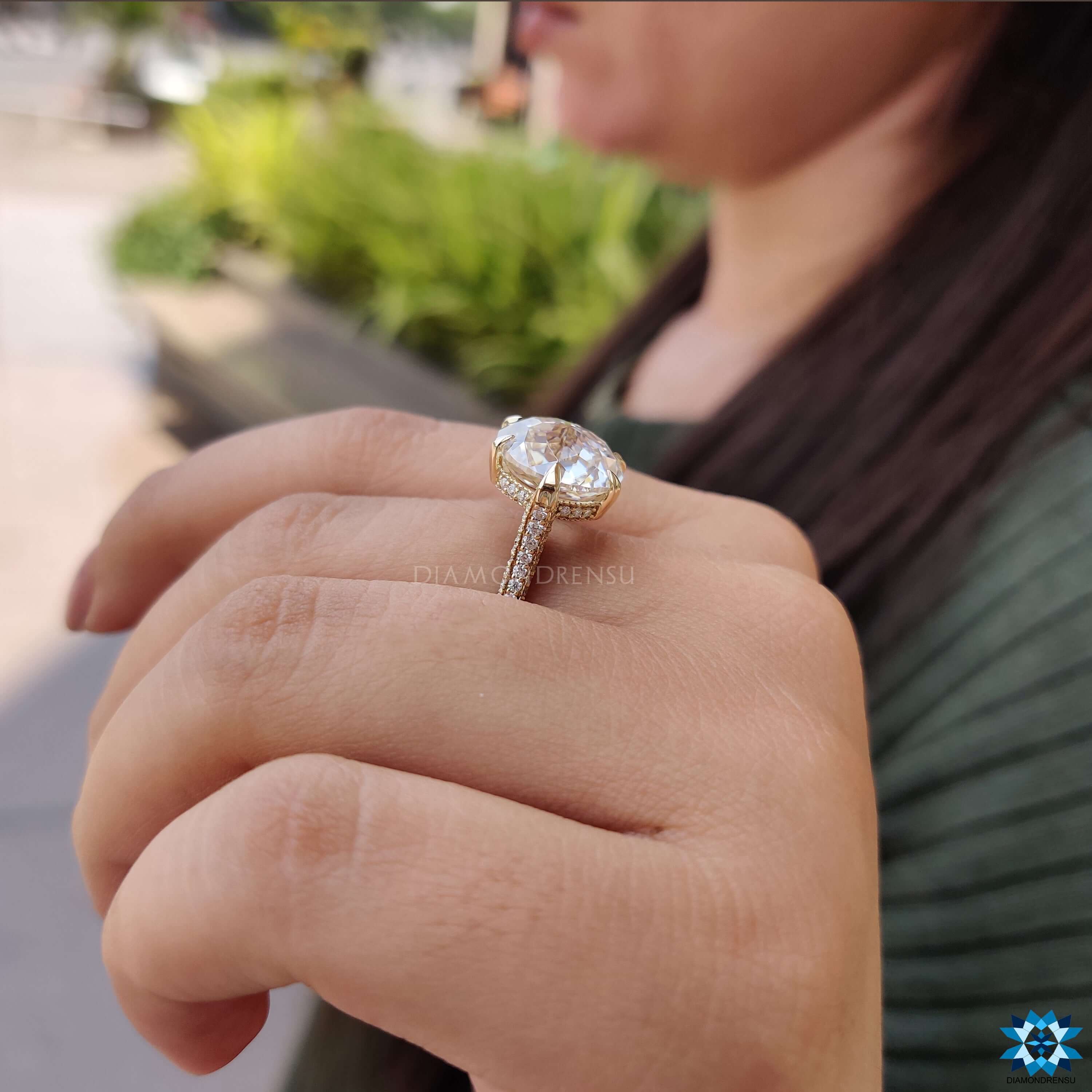 unique moissanite engagement ring - dimaondrensu