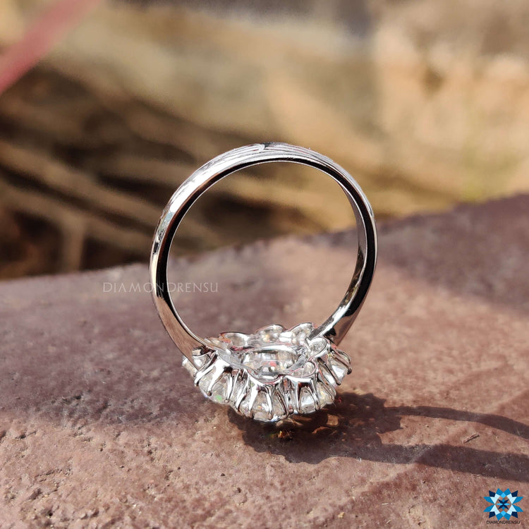 cluster engagement ring - diamondrensu