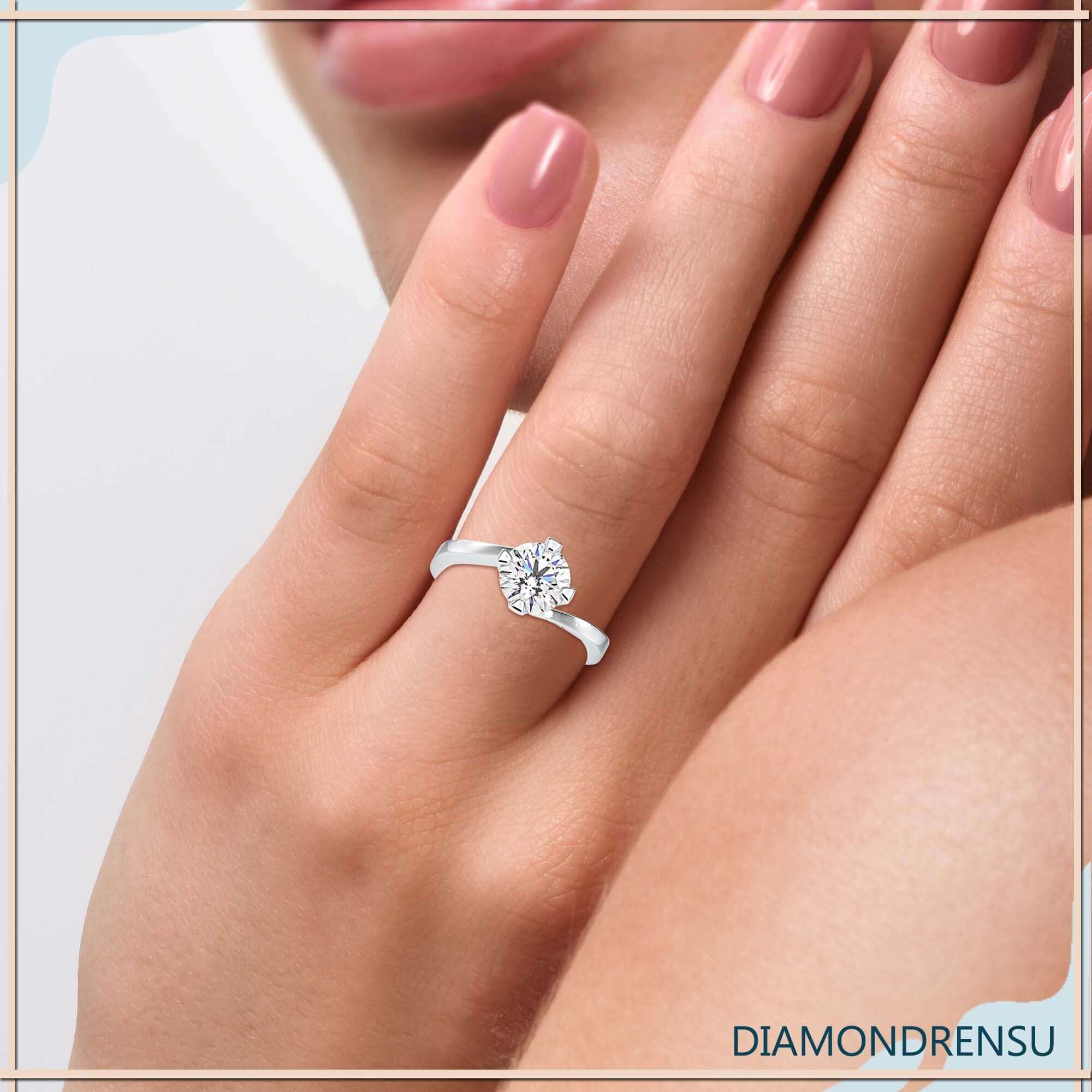 2 carat round cut diamond ring with radiant sparkle and elegance.
