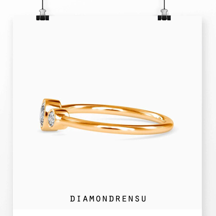 Bezel setting ring with 3 carat oval diamond, Diamondrensu design
