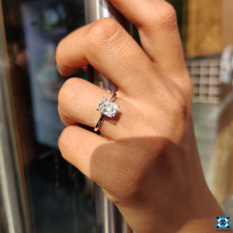 Intricate solitaire ring settings crafted with precision and style.
