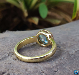 Rose cut moissanite ring for a classic, elegant style.